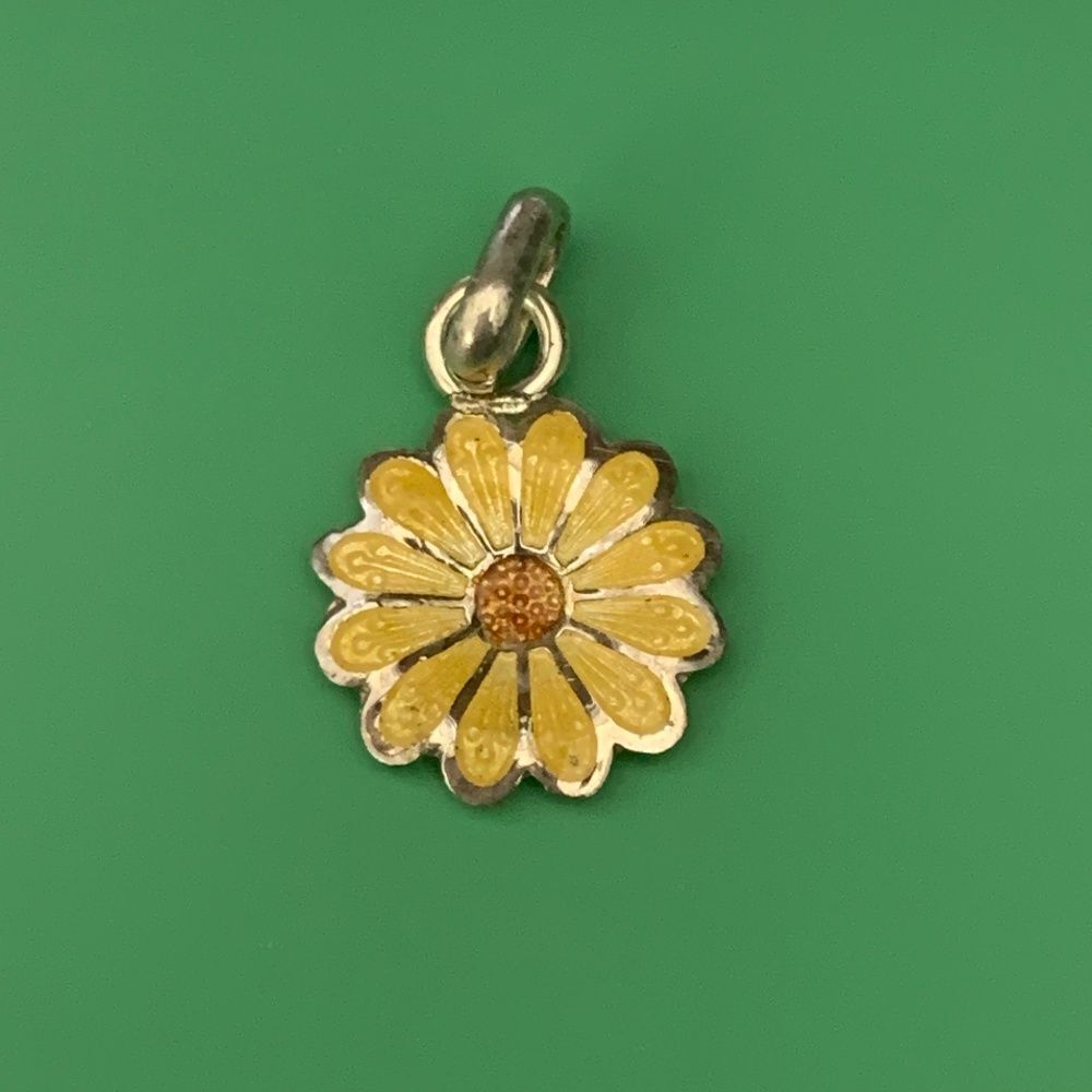 .925 Yellow Daisy Sterling Silver Jewelry Charm #garden #vintage